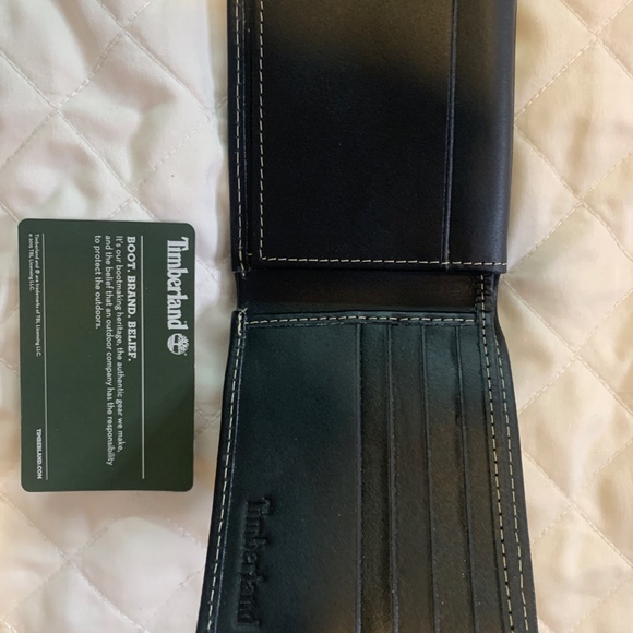 Men's Wallet -Genuine Leather -  NWT - Timberland - Picture 3 of 5